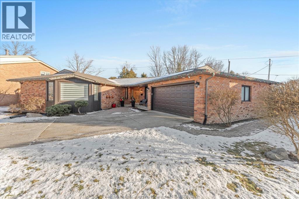 MLS# 25031651: 3480 Ouellette AVENUE, Windsor, Canada