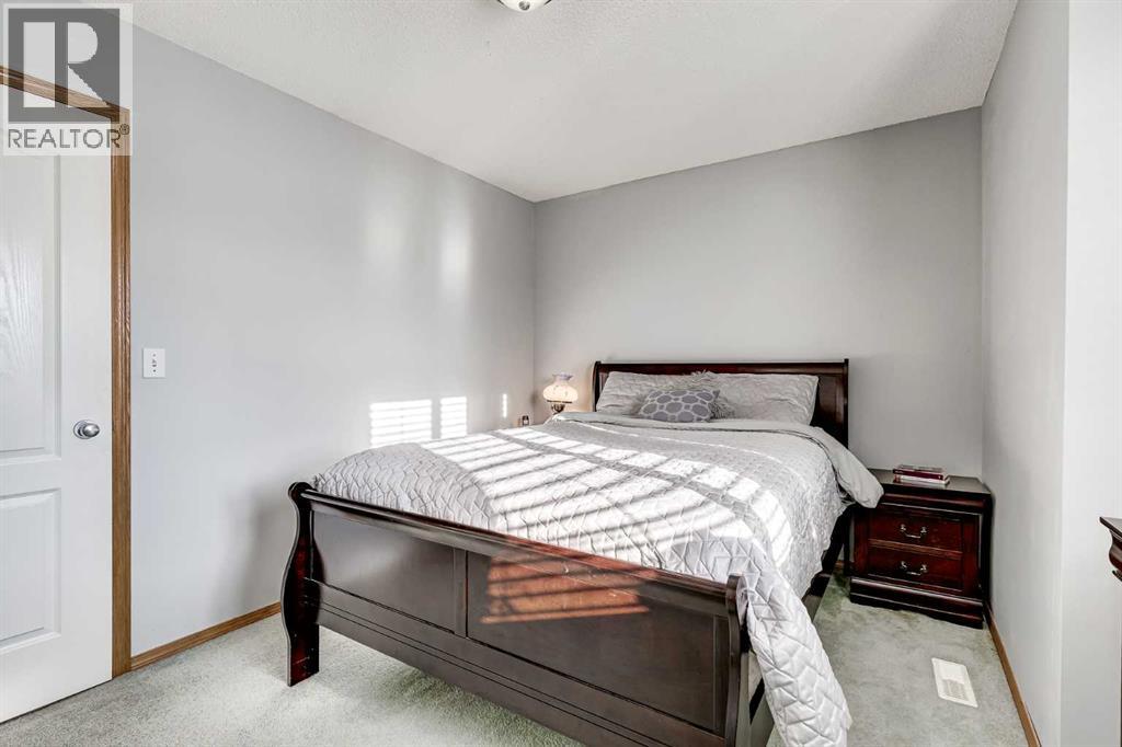 72 Saddleback Way Ne, Calgary, Alberta T3J 4K5 - Photo 11 - A2274065