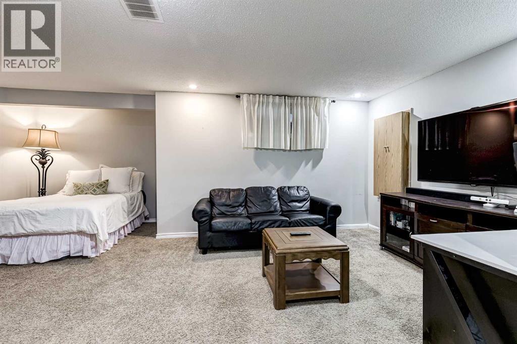 72 Saddleback Way Ne, Calgary, Alberta T3J 4K5 - Photo 15 - A2274065