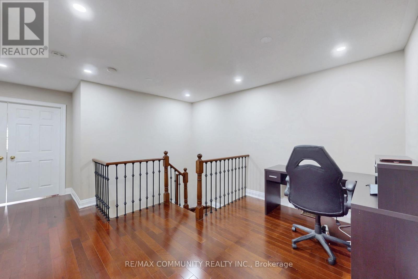 10 Oxfordshire Street, Markham, Ontario  L6C 2E1 - Photo 16 - N12632128