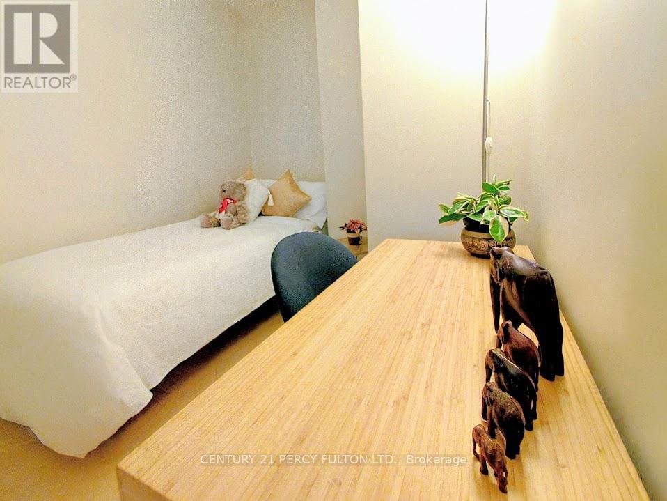 1204 - 393 King Street W, Toronto, Ontario  M5V 3G8 - Photo 18 - C12492596