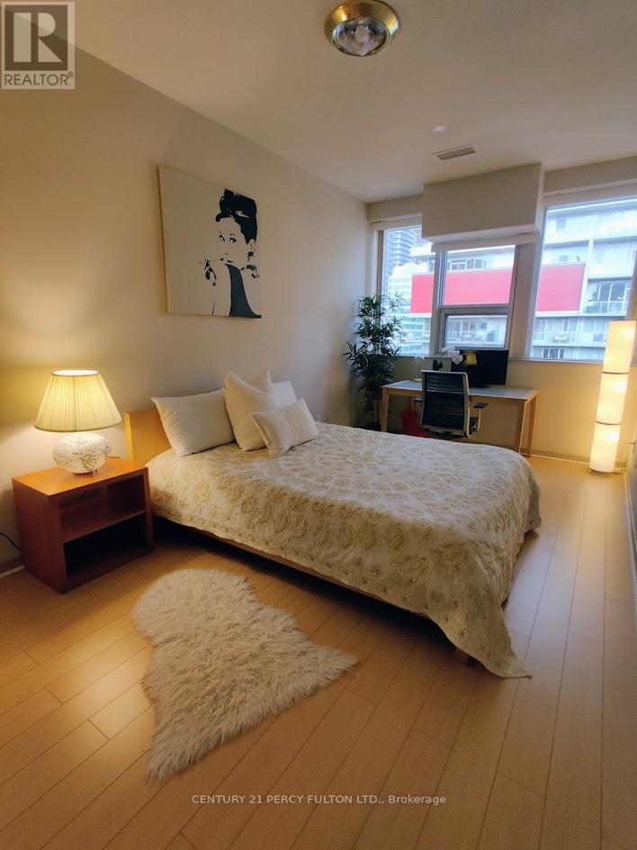 1204 - 393 King Street W, Toronto, Ontario  M5V 3G8 - Photo 10 - C12492596