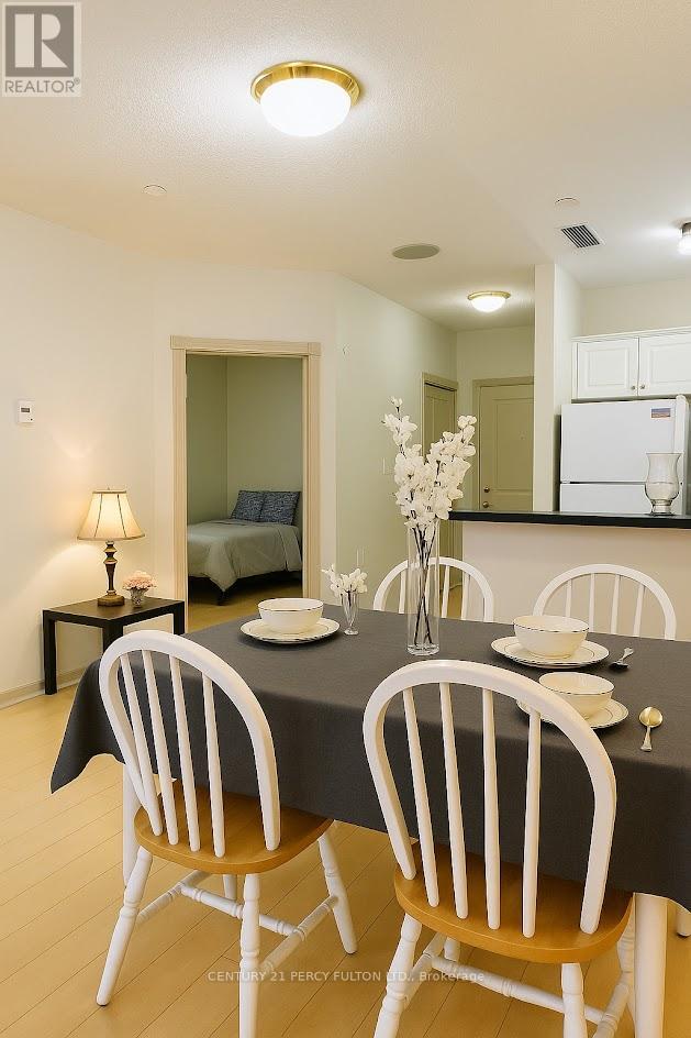 1204 - 393 King Street W, Toronto, Ontario  M5V 3G8 - Photo 4 - C12492596