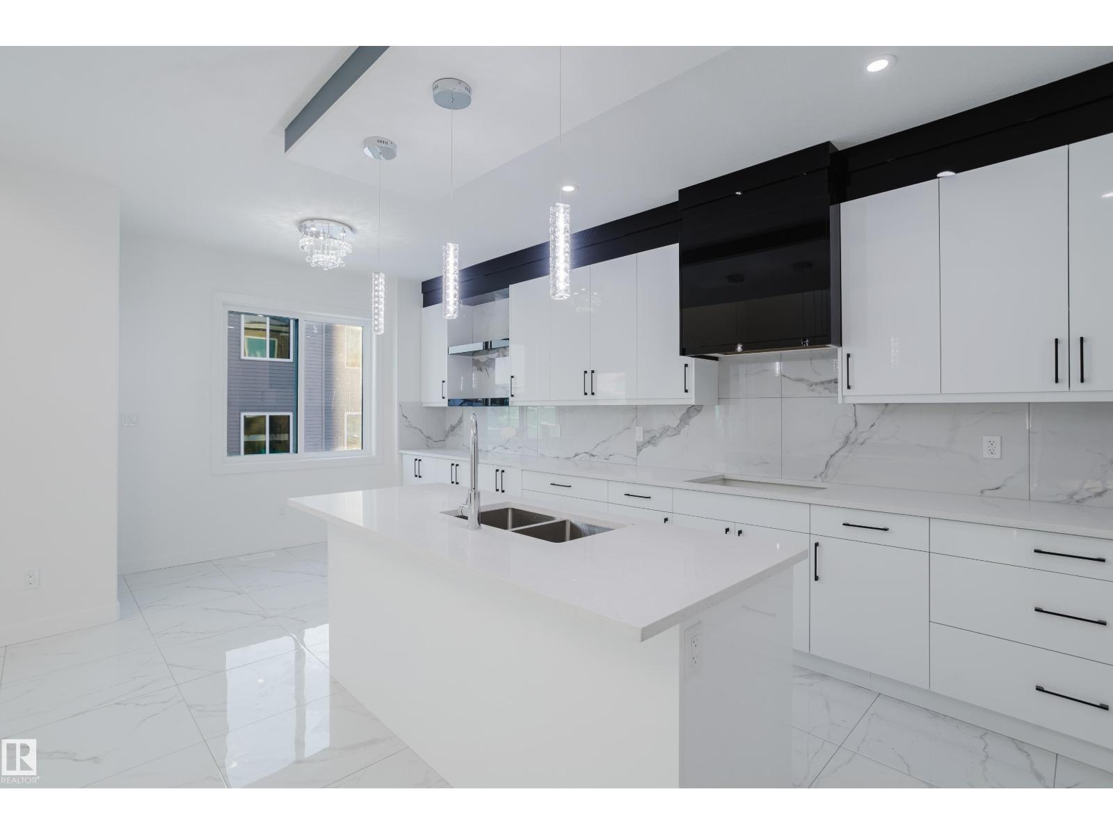 931 19 Av Nw, Edmonton, Alberta  T6T 2X4 - Photo 11 - E4468109