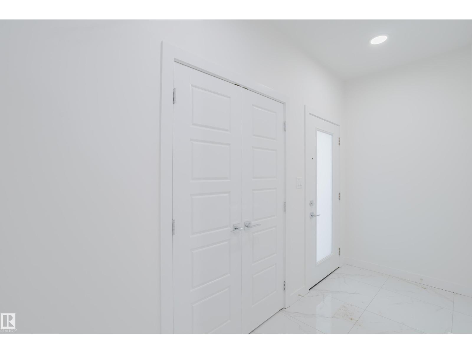 931 19 Av Nw, Edmonton, Alberta  T6T 2X4 - Photo 4 - E4468109