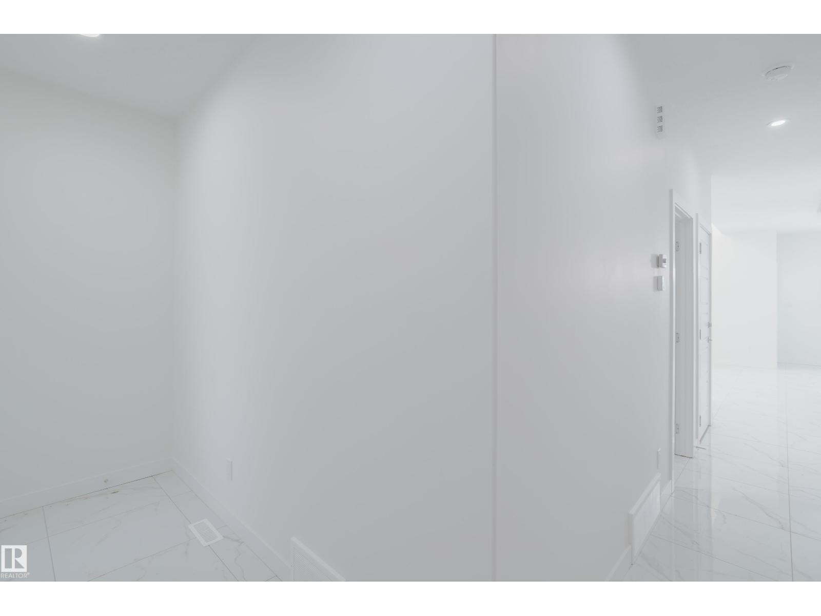 931 19 Av Nw, Edmonton, Alberta  T6T 2X4 - Photo 5 - E4468109