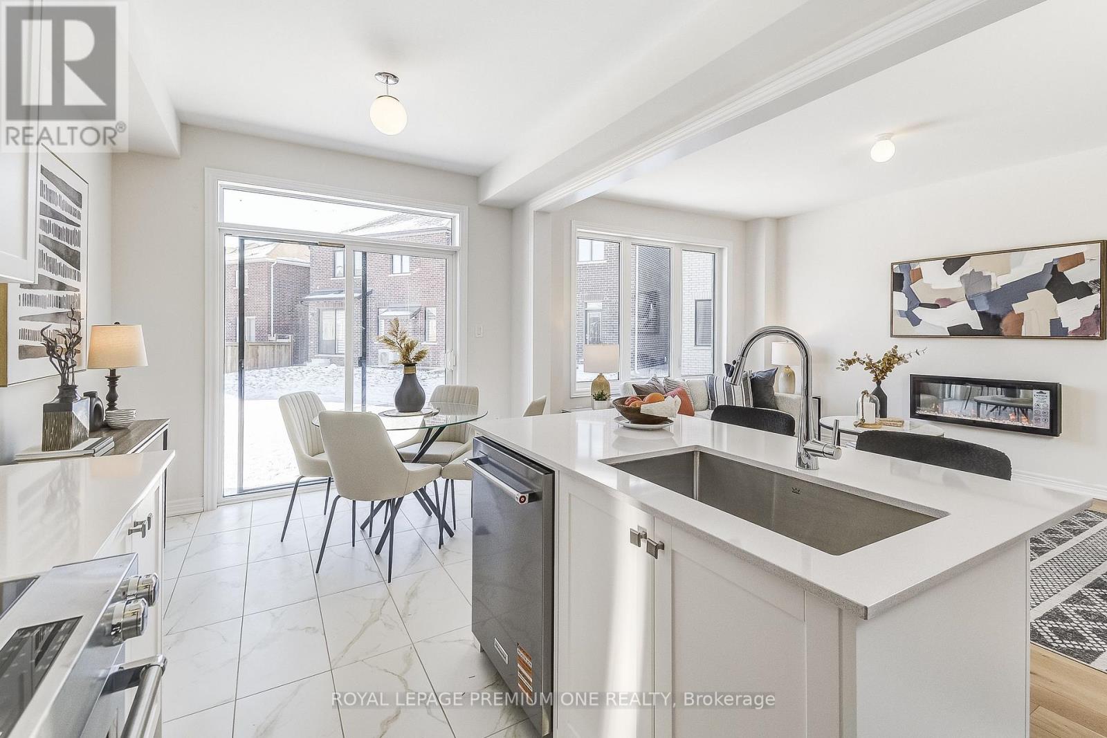 432 Kennedy Circle, Milton, Ontario  L9T 7E7 - Photo 10 - W12632104