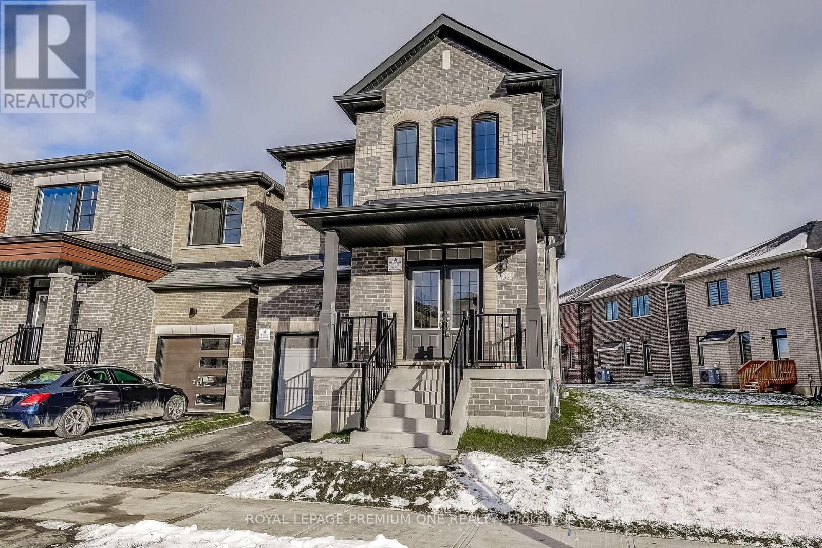 432 Kennedy Circle, Milton, Ontario  L9T 7E7 - Photo 4 - W12632104