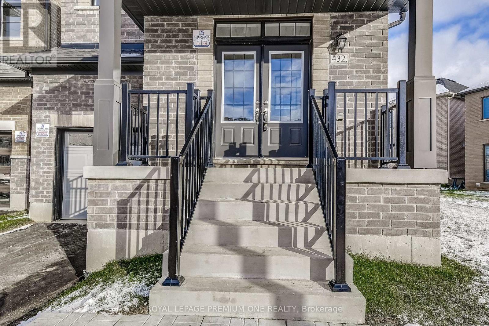 432 Kennedy Circle, Milton, Ontario  L9T 7E7 - Photo 5 - W12632104