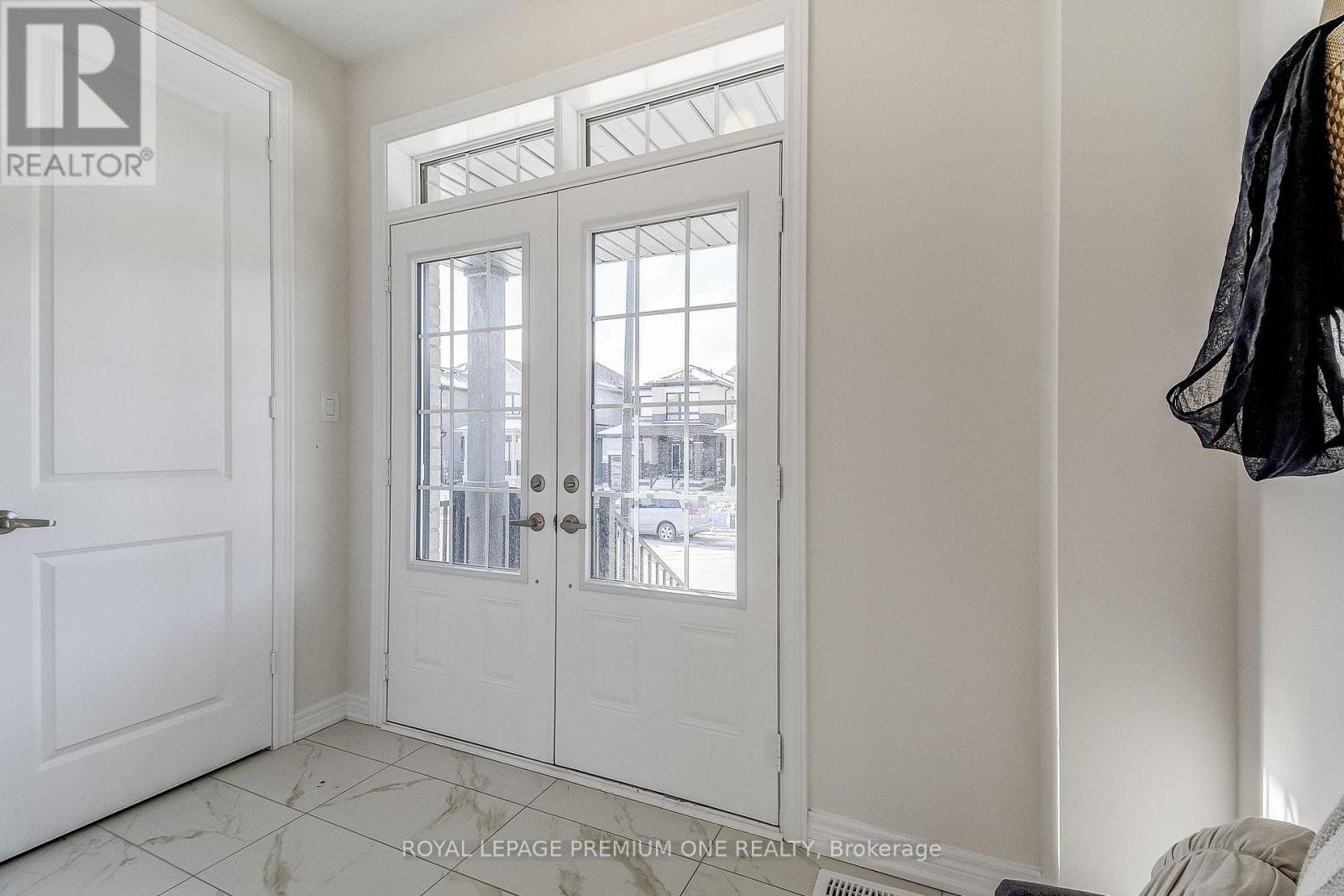 432 Kennedy Circle, Milton, Ontario  L9T 7E7 - Photo 6 - W12632104