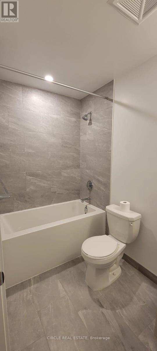 1505 - 395 Square One Drive S, Mississauga, Ontario  L5B 0P6 - Photo 21 - W12632130