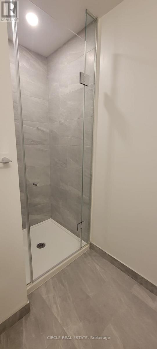 1505 - 395 Square One Drive S, Mississauga, Ontario  L5B 0P6 - Photo 9 - W12632130