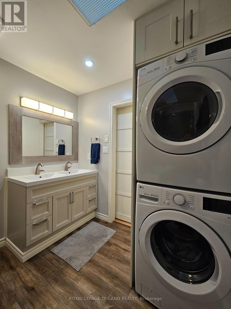 17 - 163 Pine Valley Drive, London South, Ontario N6J 4R1 - Photo 34 - X12632136