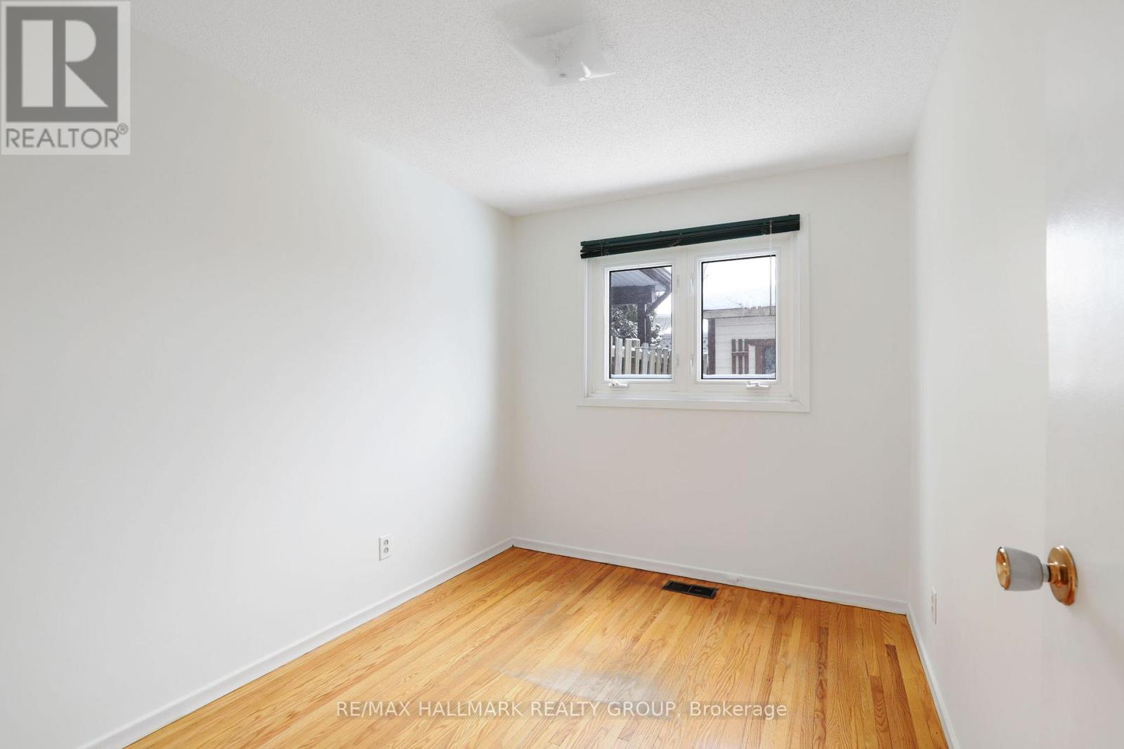 1948 Sharel Drive, Ottawa, Ontario K1H 6W2 - Photo 28 - X12627680