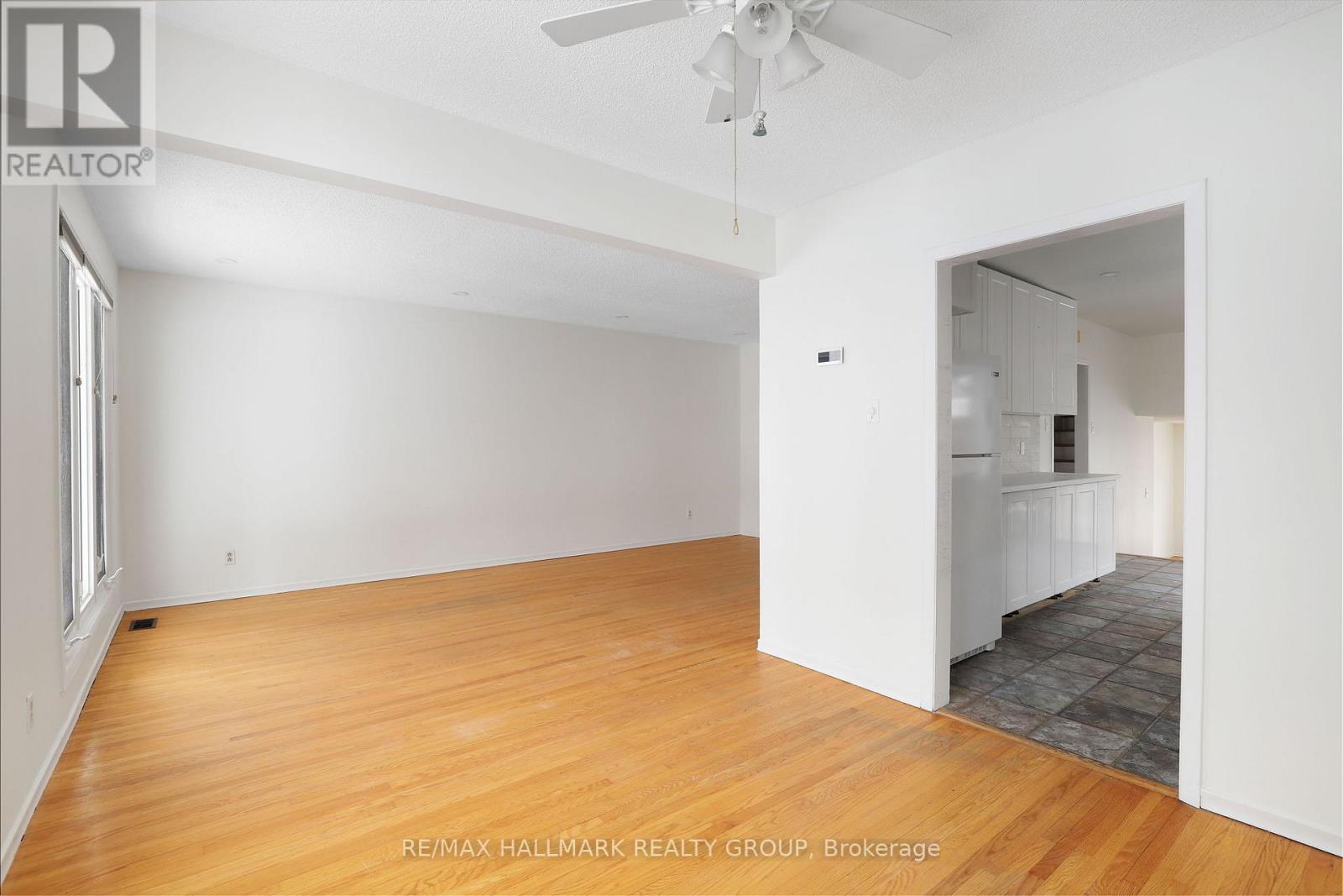 1948 Sharel Drive, Ottawa, Ontario K1H 6W2 - Photo 8 - X12627680