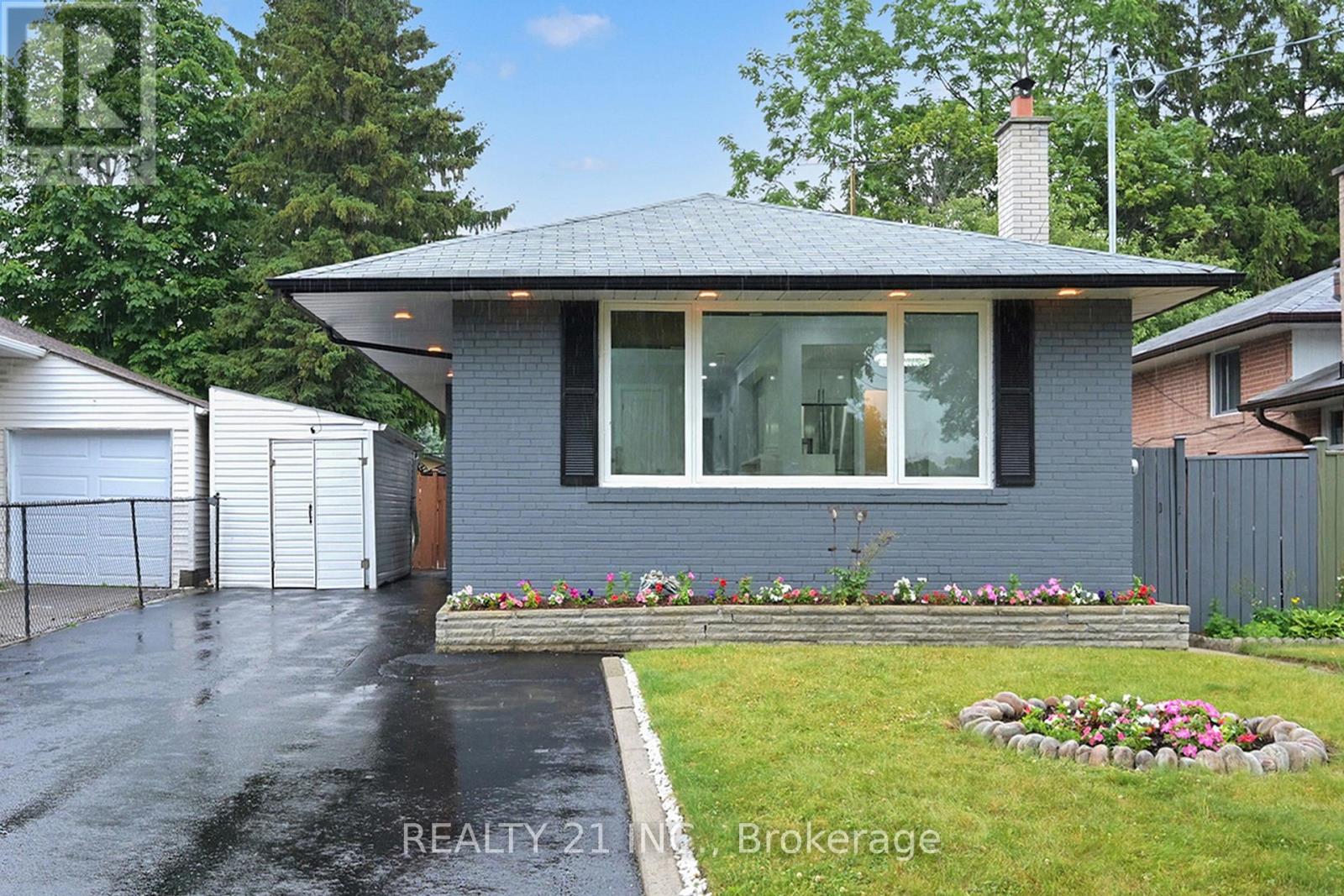 7 STONEY CREEK DRIVE, Toronto, Ontario