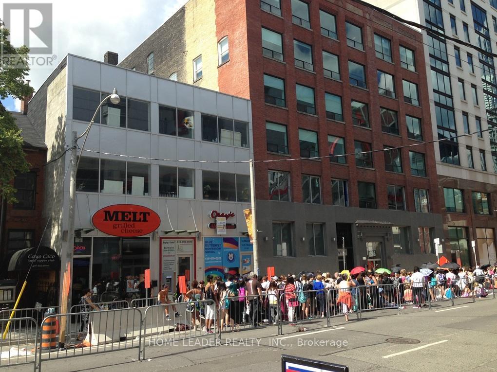 101 - 300 RICHMOND STREET W, Toronto, Ontario