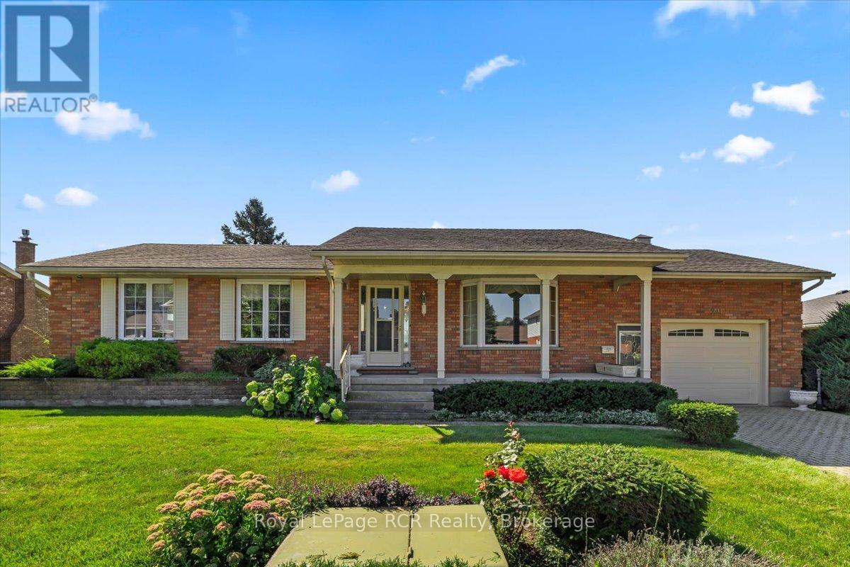 29 2nd Street Crescent, Hanover, Ontario  N4N 3R3 - Photo 6 - X12370850
