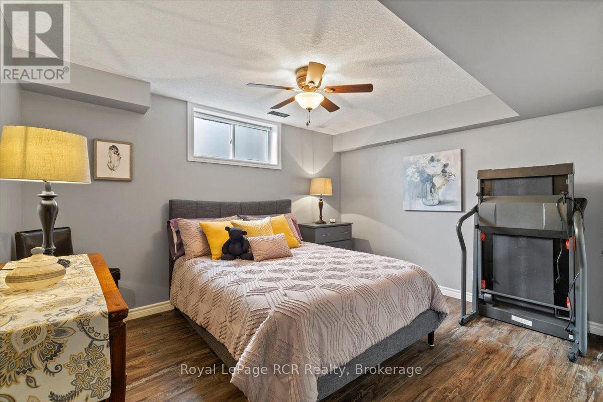 219 16th Avenue Crescent, Hanover, Ontario N4N 3V3 - Photo 27 - X12559394