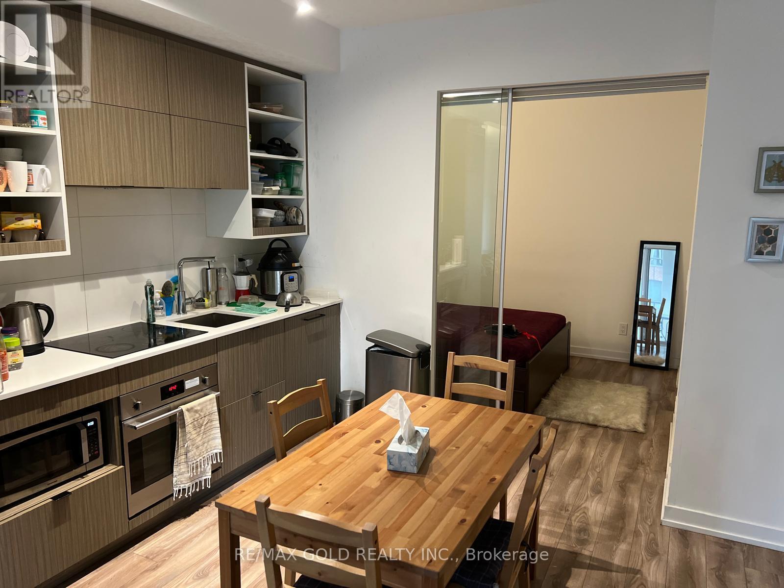 812 - 20 Edward Street W, Toronto, Ontario  M5G 0C5 - Photo 4 - C12632150