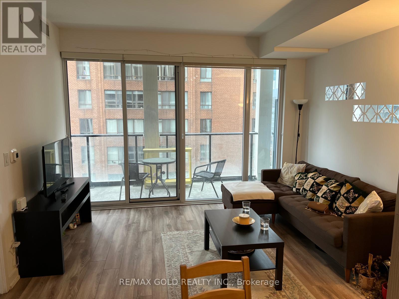 812 - 20 Edward Street W, Toronto, Ontario  M5G 0C5 - Photo 2 - C12632150