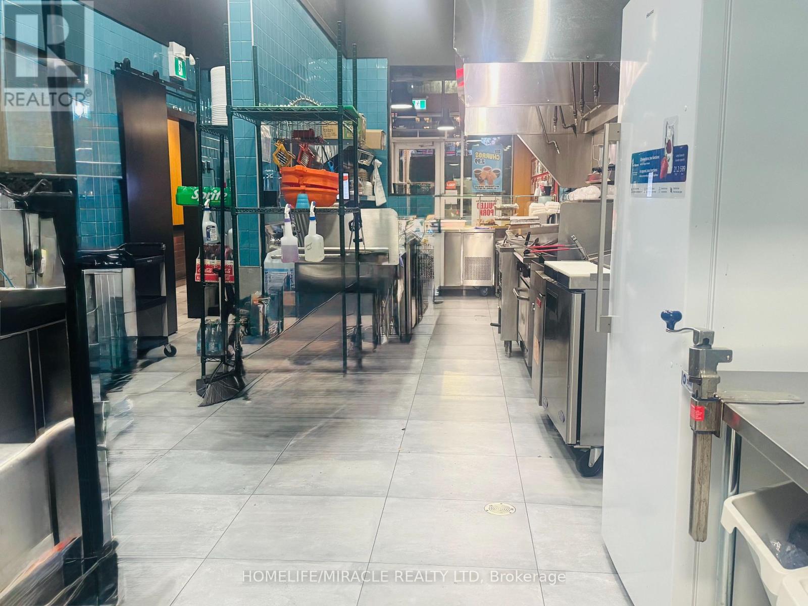 104 - 5 Rossland Road E, Ajax, Ontario  L1Z 0T4 - Photo 5 - E12631942