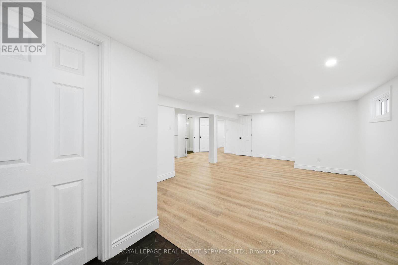 6 Corbett Crescent, Aurora, Ontario  L4G 2G1 - Photo 3 - N12426625