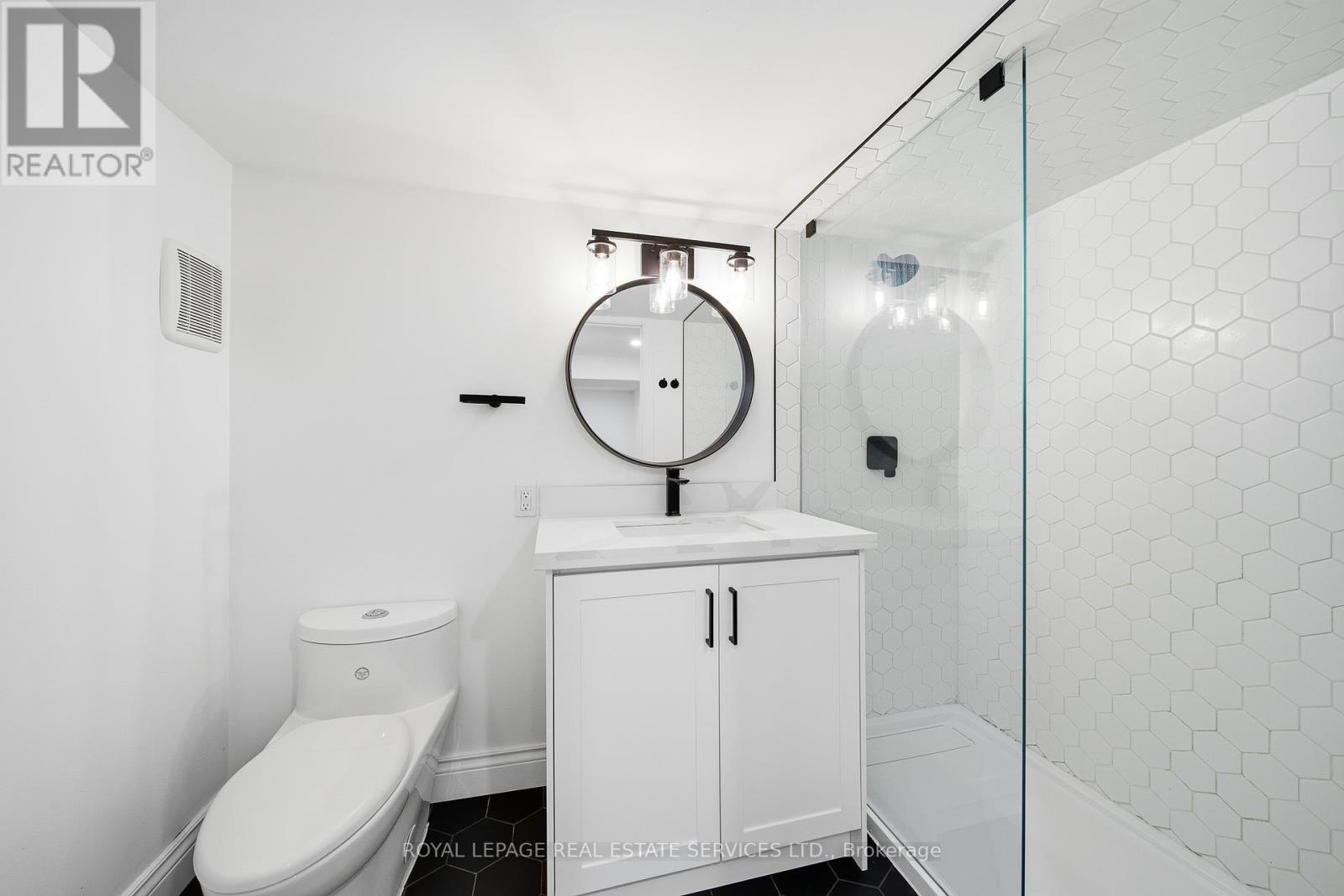 6 Corbett Crescent, Aurora, Ontario  L4G 2G1 - Photo 15 - N12426625