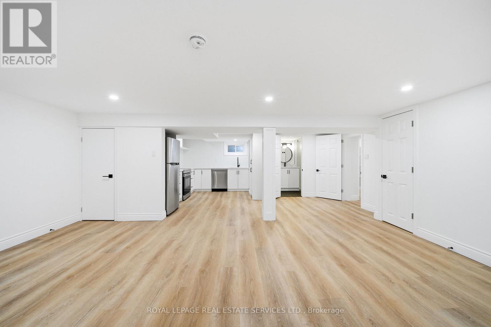 6 Corbett Crescent, Aurora, Ontario  L4G 2G1 - Photo 5 - N12426625