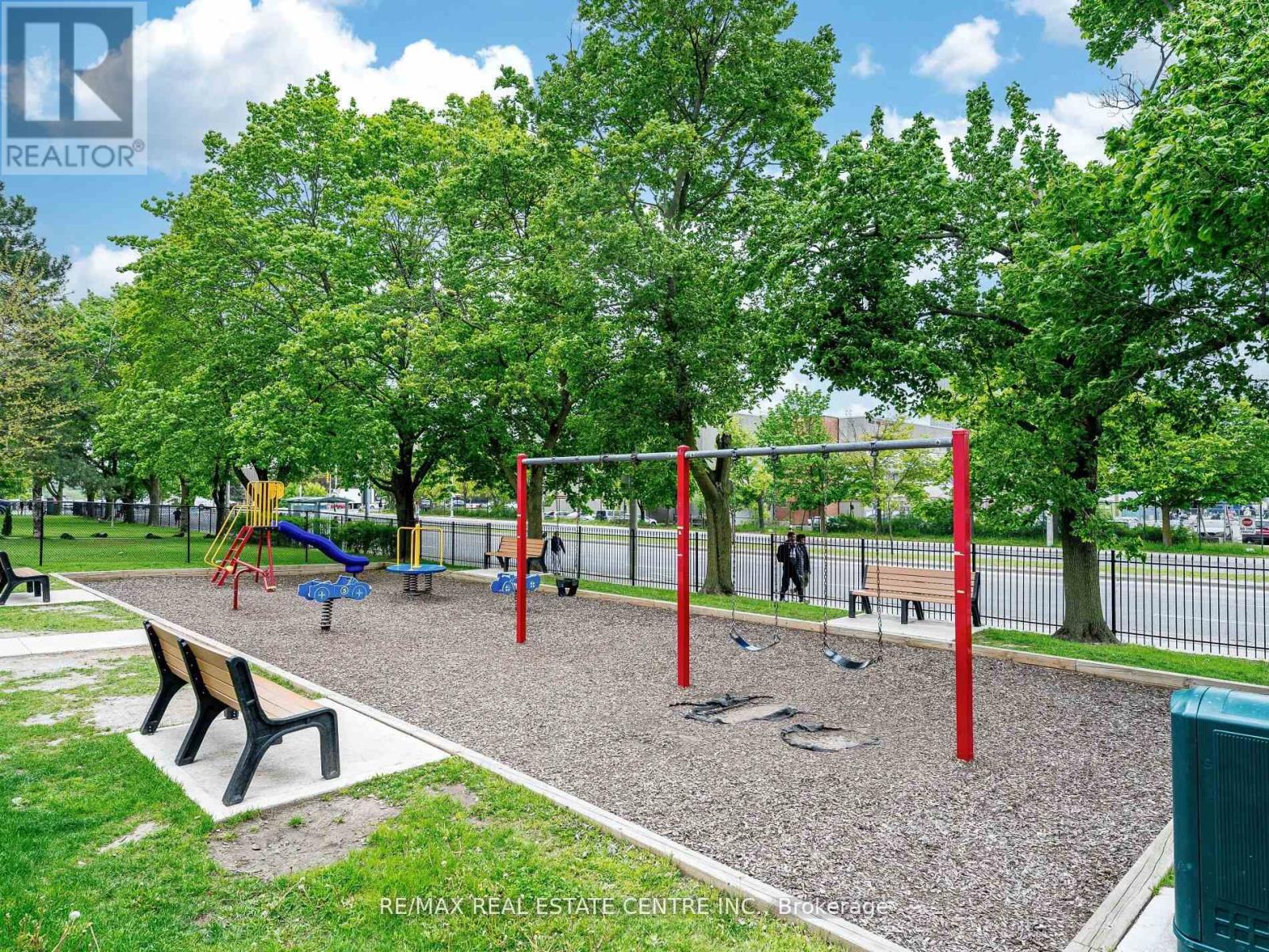 1806 - 735 Don Mills Road, Toronto, Ontario M3C 1T1 - Photo 13 - C12632168