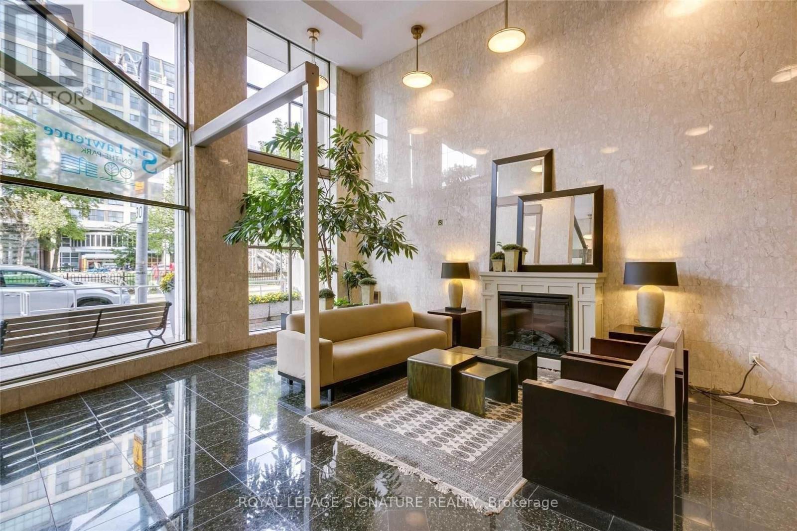 302 - 65 Scadding Avenue, Toronto, Ontario  M5A 4L1 - Photo 3 - C12632200