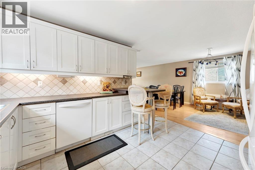 39 Marilyn Court, Hamilton, Ontario  L9B 2T5 - Photo 13 - 40793847