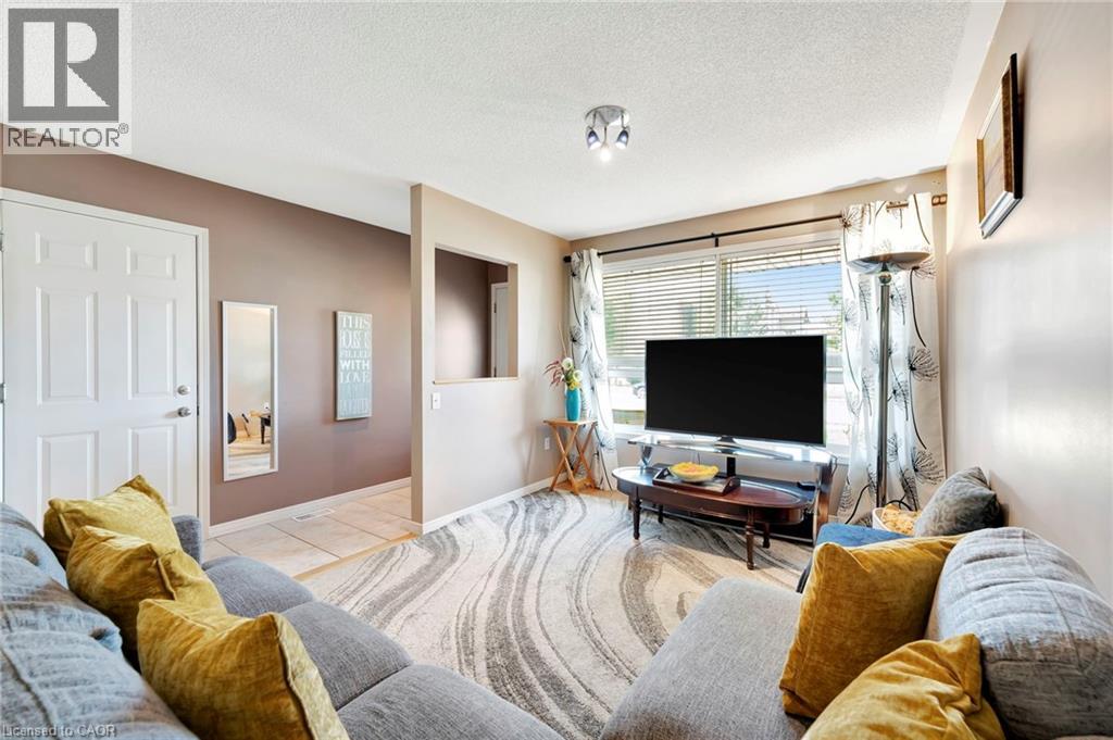 39 Marilyn Court, Hamilton, Ontario  L9B 2T5 - Photo 5 - 40793847