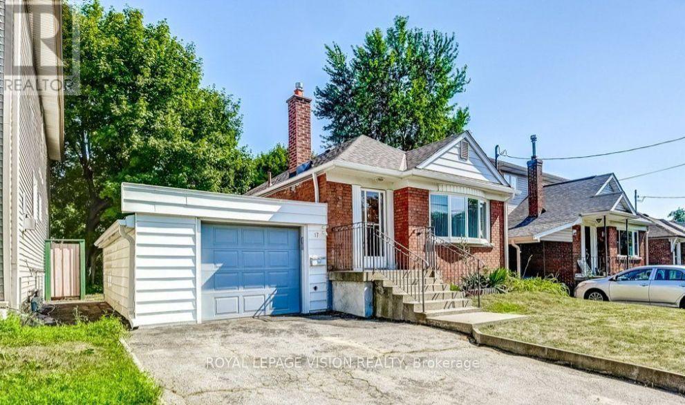 MAIN FLOOR - 17 DYSON BOULEVARD, Toronto, Ontario