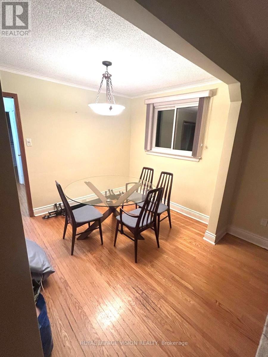 Main Floor - 17 Dyson Boulevard, Toronto, Ontario  M1R 1A9 - Photo 3 - E12563088