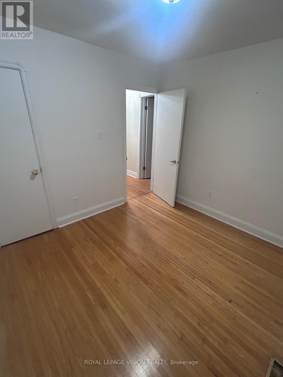 Main Floor - 17 Dyson Boulevard, Toronto, Ontario  M1R 1A9 - Photo 7 - E12563088