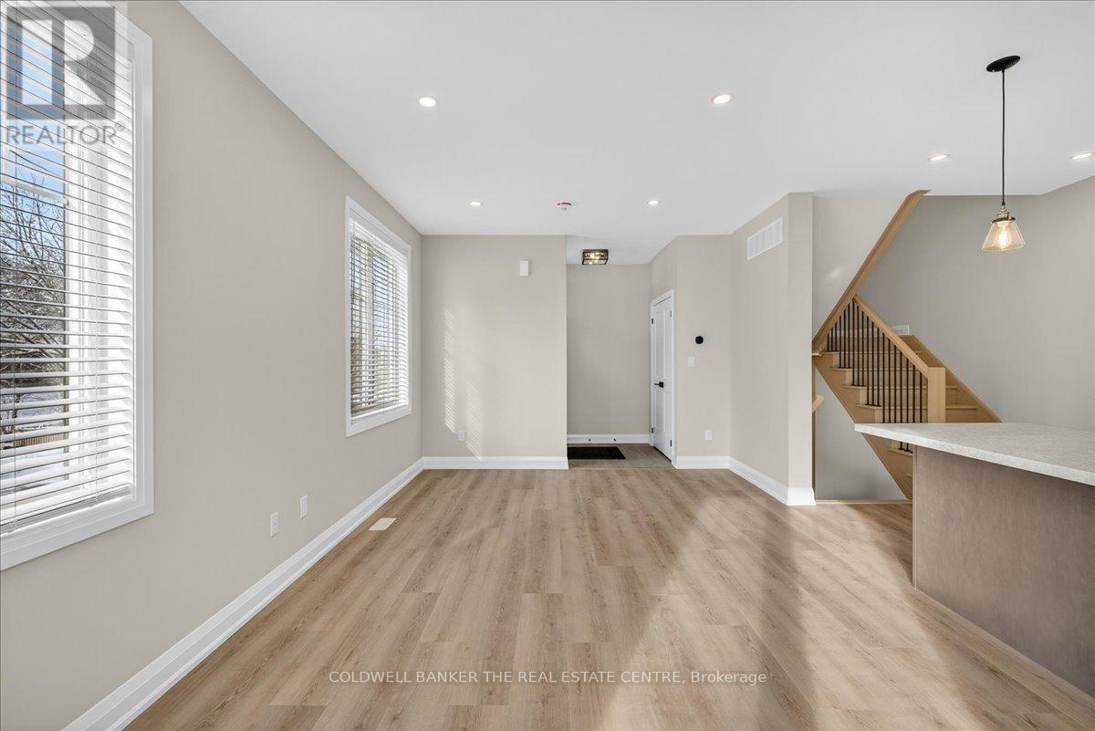 Unit 2 - 361 Queen Street, Newmarket, Ontario  L3Y 2G7 - Photo 12 - N12632162