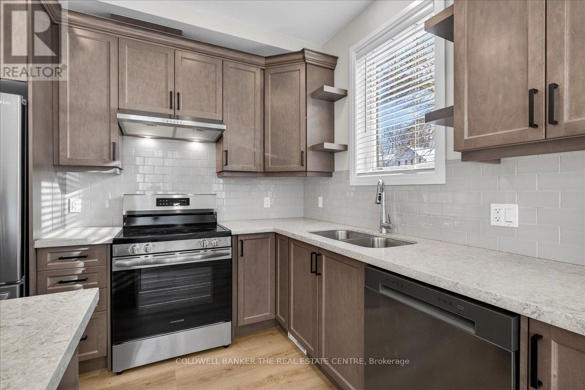 Unit 2 - 361 Queen Street, Newmarket, Ontario  L3Y 2G7 - Photo 15 - N12632162