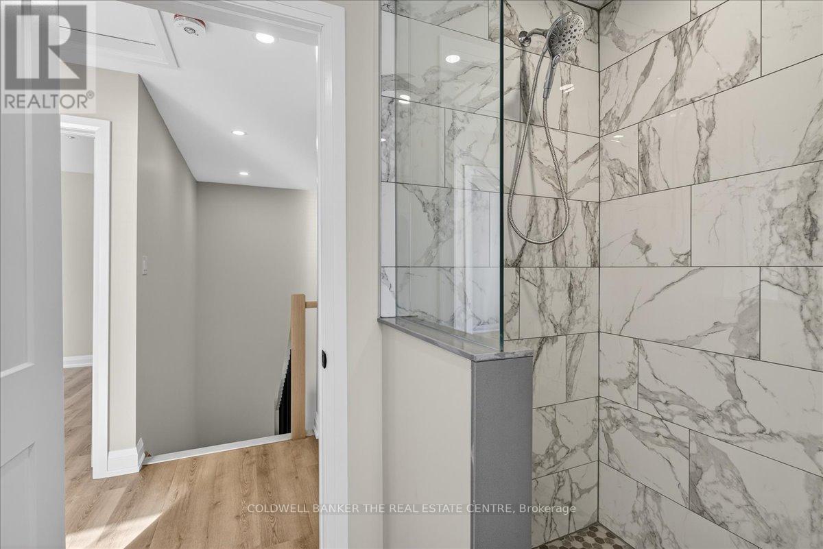 Unit 2 - 361 Queen Street, Newmarket, Ontario  L3Y 2G7 - Photo 26 - N12632162