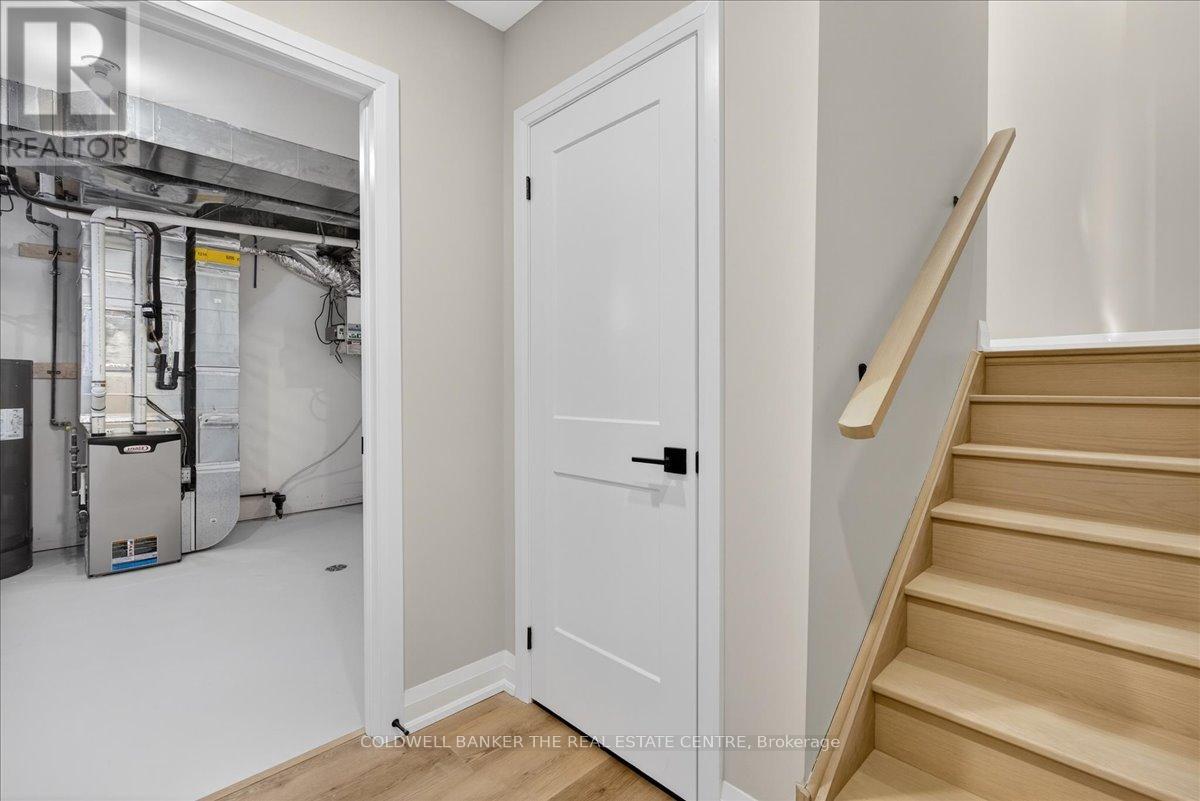 Unit 2 - 361 Queen Street, Newmarket, Ontario  L3Y 2G7 - Photo 36 - N12632162