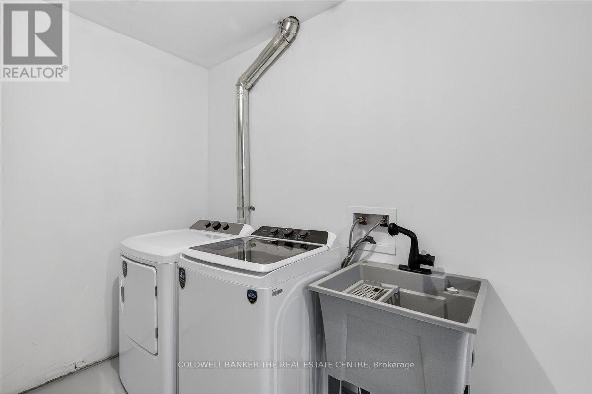 Unit 2 - 361 Queen Street, Newmarket, Ontario  L3Y 2G7 - Photo 37 - N12632162