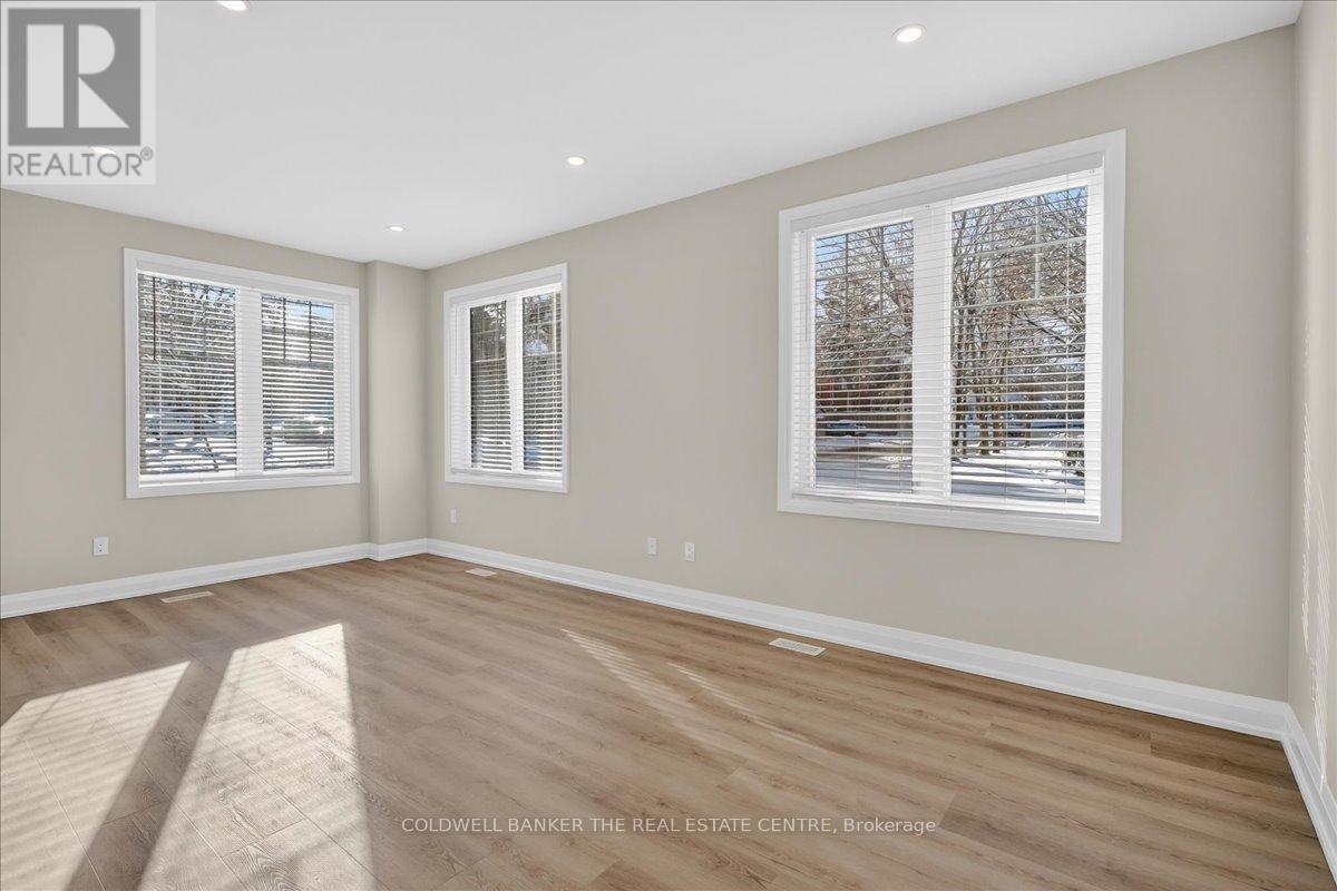 Unit 2 - 361 Queen Street, Newmarket, Ontario  L3Y 2G7 - Photo 7 - N12632162