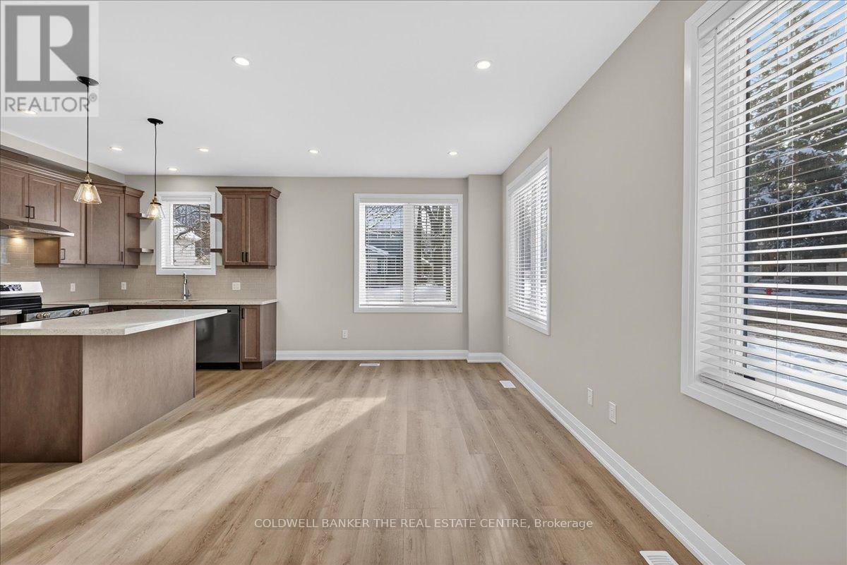 Unit 2 - 361 Queen Street, Newmarket, Ontario  L3Y 2G7 - Photo 8 - N12632162