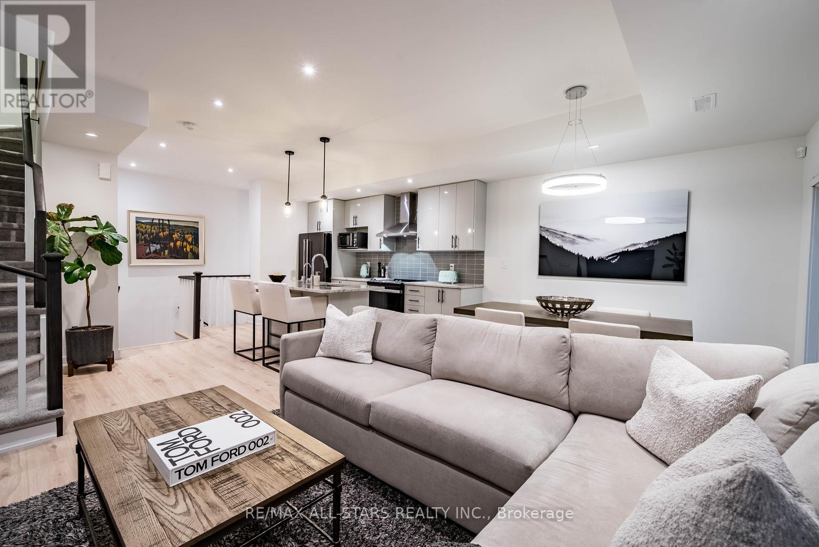 138 COVINGTON CRESCENT, Whitchurch-Stouffville, Ontario