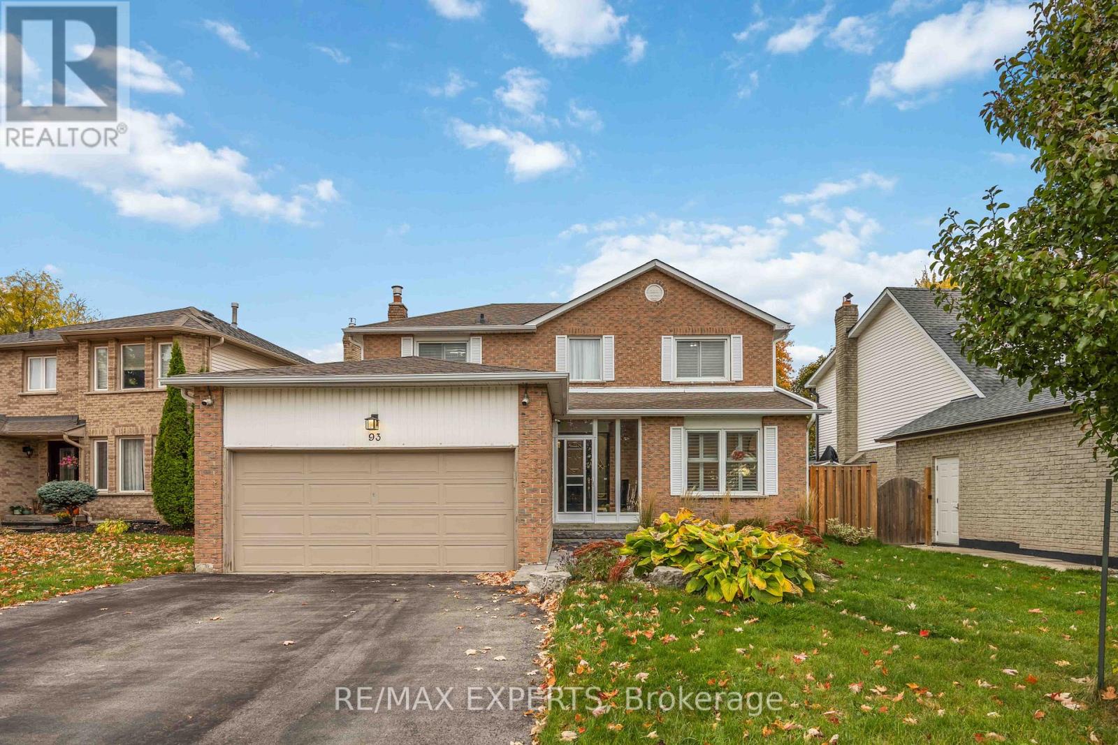 93 STIVER DRIVE, Newmarket, Ontario