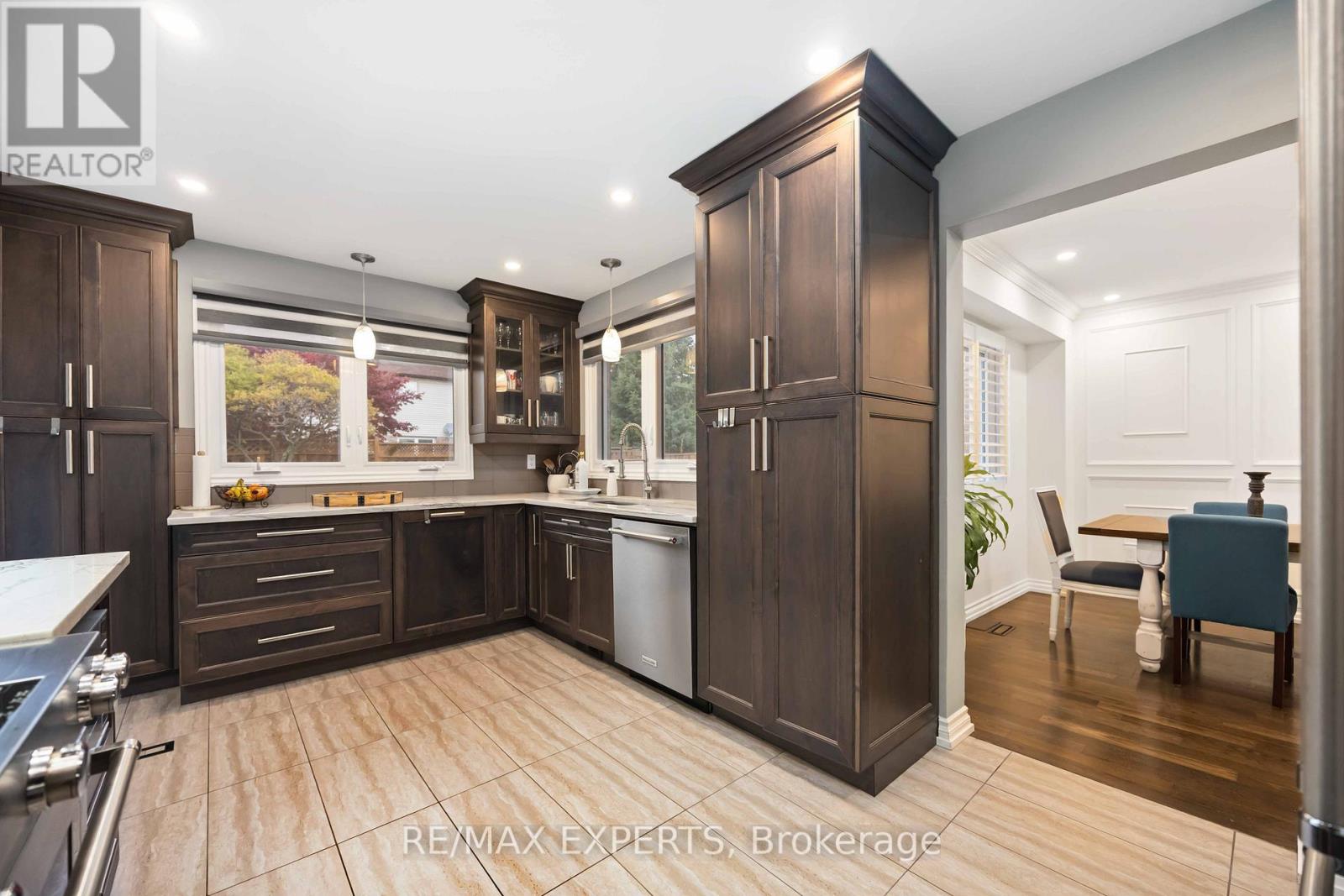 93 Stiver Drive, Newmarket, Ontario  L3Y 7W2 - Photo 8 - N12632192