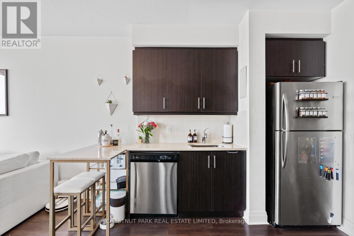 2213 - 17 Zorra Street, Toronto (Islington-City Centre West), Ontario  M8Z 0C8 - Photo 4 - W12632172