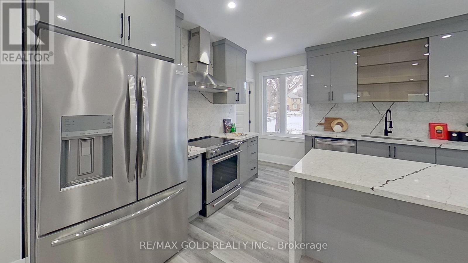 128 Premium Way, Mississauga, Ontario  L5B 1A2 - Photo 7 - W12632176