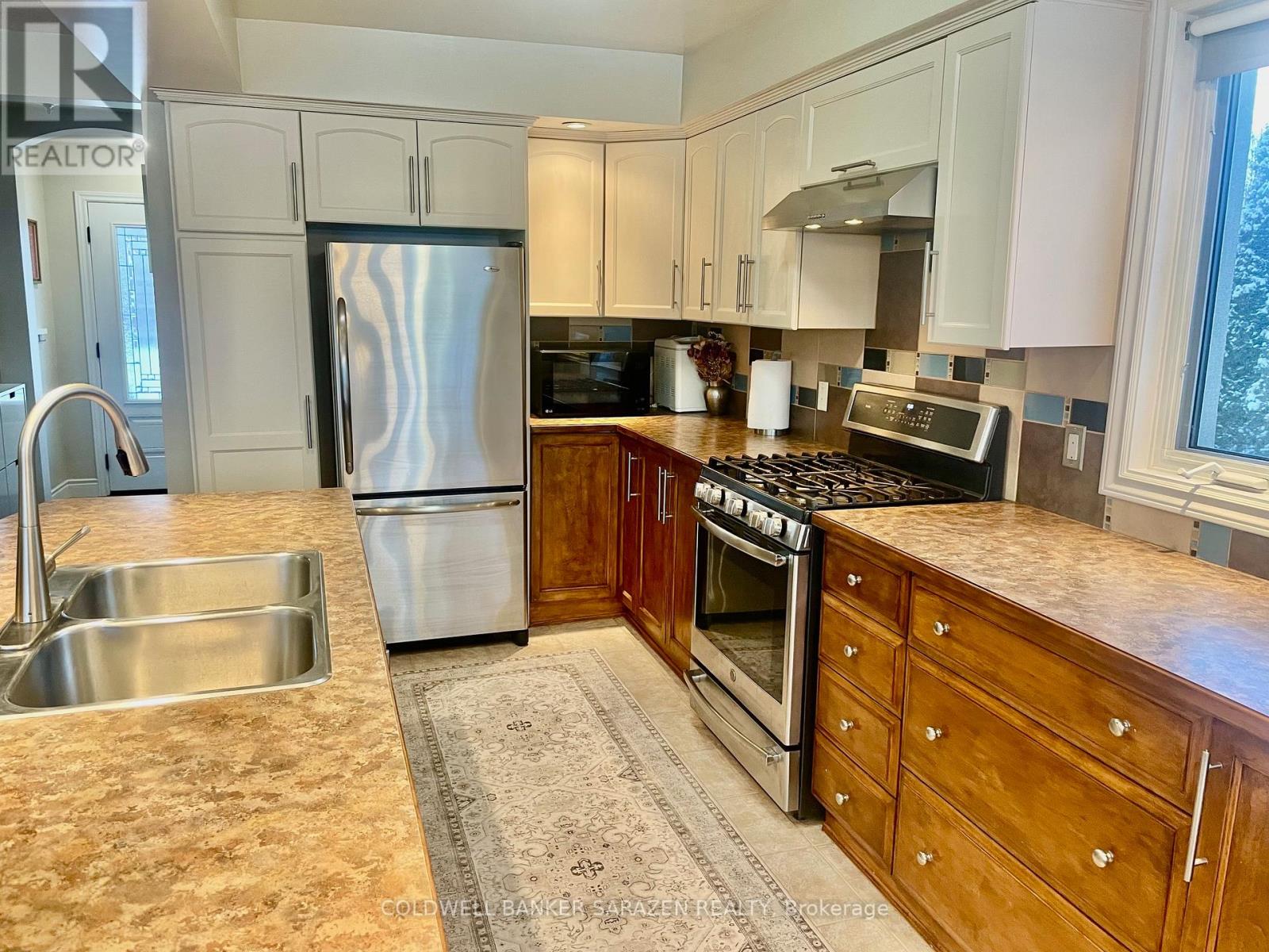 868 Duberry Street, Ottawa, Ontario  K2A 3T3 - Photo 6 - X12602792