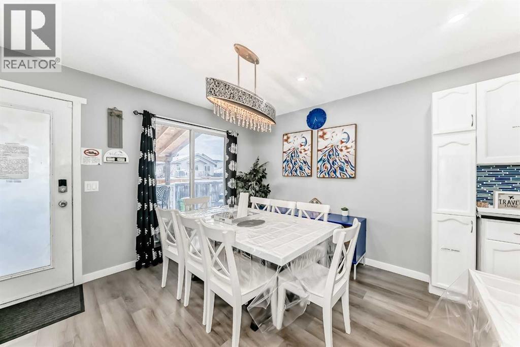 240 Applewood Drive Se, Calgary, Alberta  T2A 7S1 - Photo 3 - A2272874
